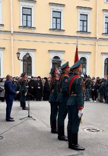 Государственный музей истории Санкт-Петербурга принял в дар Боевые Знамена 105-й отдельной стрелковой бригады и 175-го минометного полка