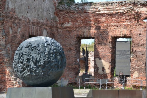 Реставрация мемориального комплекса, посвященная   обороне крепости Орешек в 1941-1943 годах  