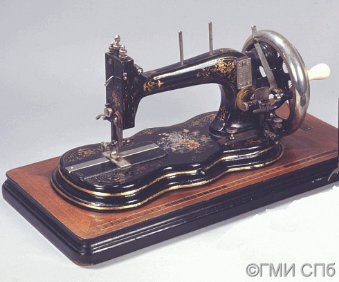 Машина швейная с ручным приводом «Саксония Регия». 1870-е годы