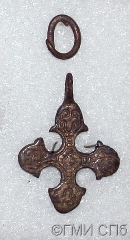 Подвеска-крестик.  XII век