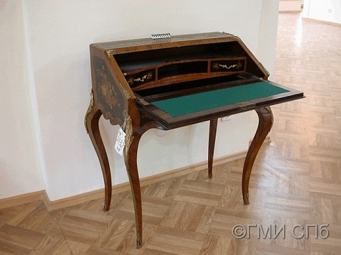 Стол-бюро.   Начало ХХ века