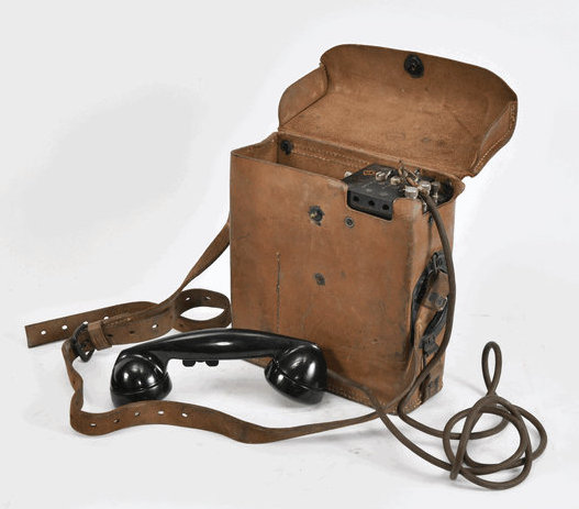 Аппарат телефонный полевой типа ЕЕ-8-А. 1940-е