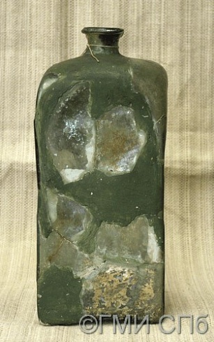 Штоф зеленого стекла. XVIII век