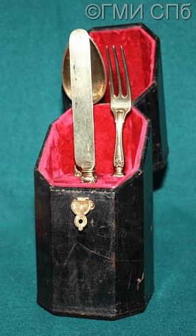 Дорожный столовый прибор, состоящий из ложки, вилки и ножа. Вторая половина XIX века