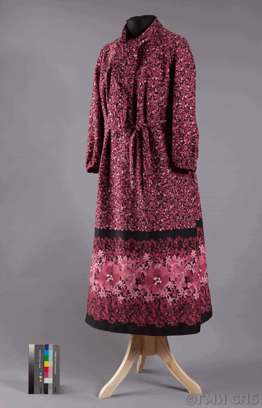 Платье женское, со съемным воротником и поясом. Первая половина 1980-х годов