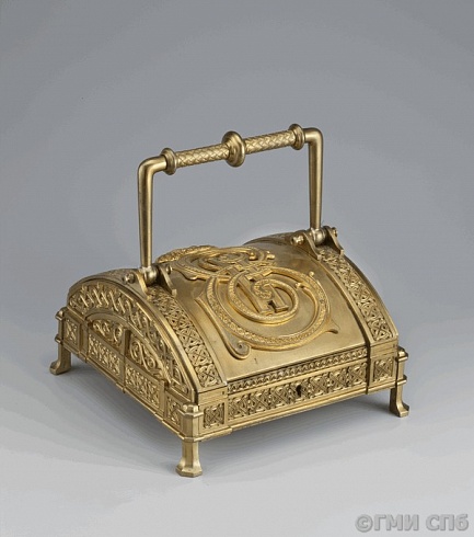 Шкатулка [ларец-ковчег] с вензелем Екатерины II. 1871
