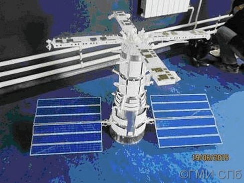 Аппарат космический дистанционного зондирования Земли "Лотос - С"(макет М 1:10), 2014