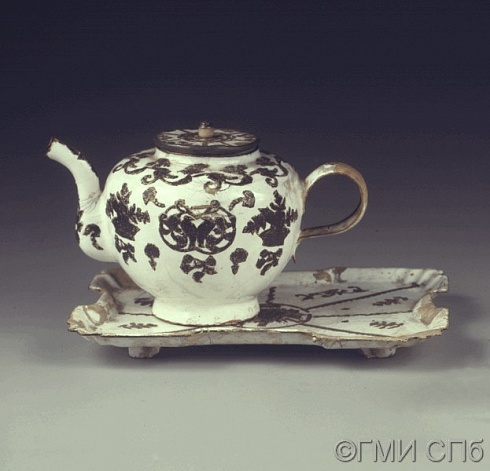 Чайник с подносом. 1750-1760-е годы
