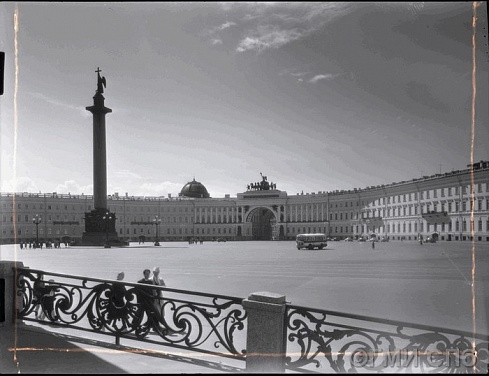 Дворцовая площадь. Общий вид. 1960 