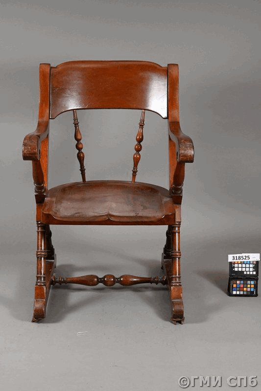 Кресло жесткое, тип конторской мебели. Начало XX века