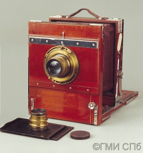 Фотоаппарат дорожный штативный складной для снимков 13х18 см. 1905-1906