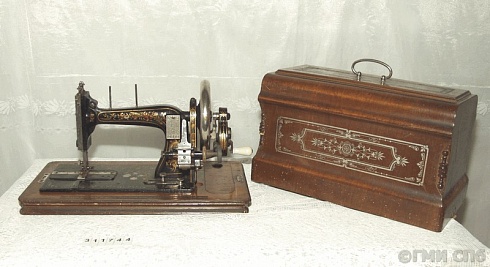 Машина швейная. 1890-е годы