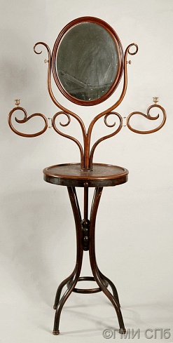 Столик туалетный. 1860 – 1870-е годы