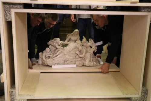 Возвращение скульптурной группы «Пьета»  после реставрации в Петропавловский собор