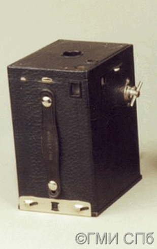 Фотоаппарат «№2 Brownie Camera, model US». Начало ХХ века