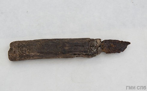 Обломок ножа с роговой рукоятью. XIV век