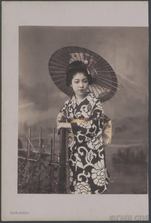Япония. Портрет молодой японки.  1880-е годы (?)