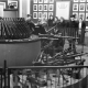В Партизанском зале Музея обороны Ленинграда. Экскурсанты осматривают оружие партизан  14 февраля 1948. ЦГА КФФД
